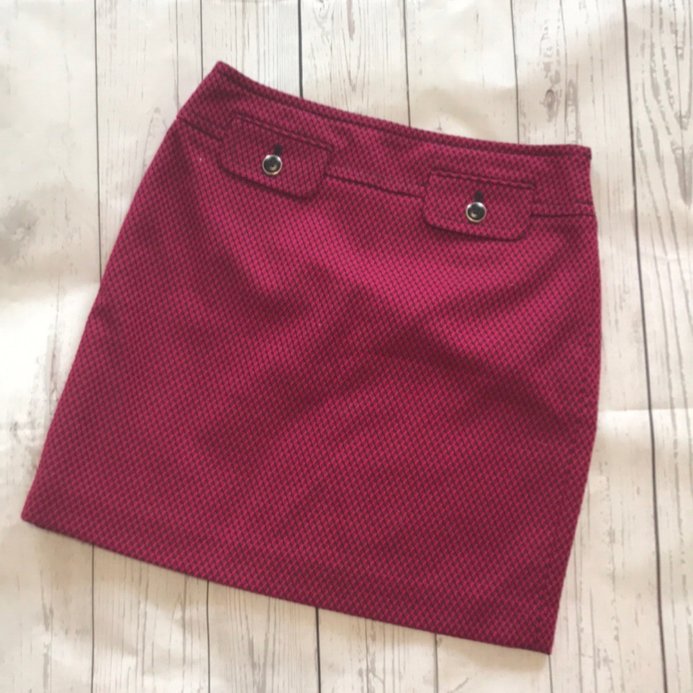 Hot pink and black mini skirt